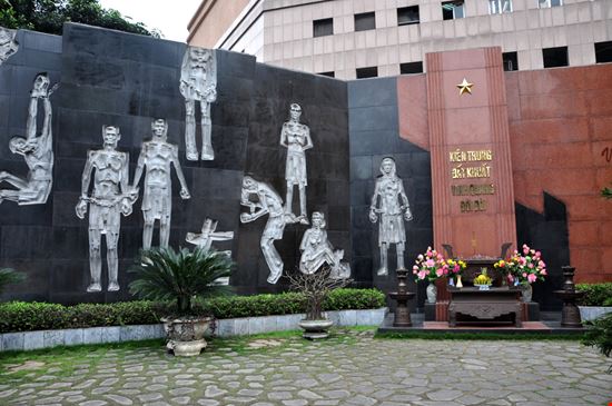 Prigione Hoa Lo Prigione Hoa Lo salajean / Shutterstock.com 