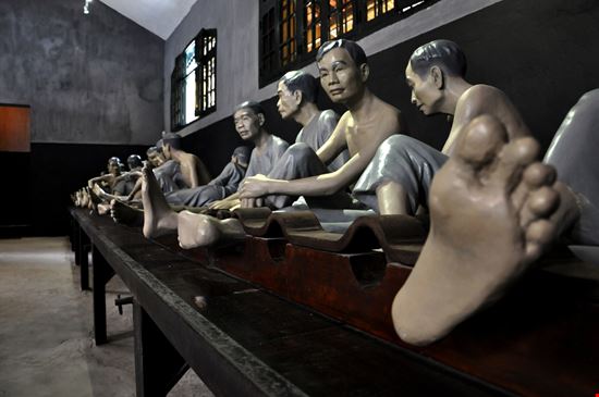 Prigione Hoa Lo Prigione Hoa Lo salajean / Shutterstock.com 