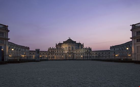 Stupinigi Palazzina di caccia stock.adobe.com 