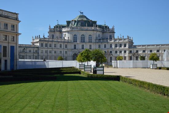 Stupinigi Palazzina di caccia stock.adobe.com 
