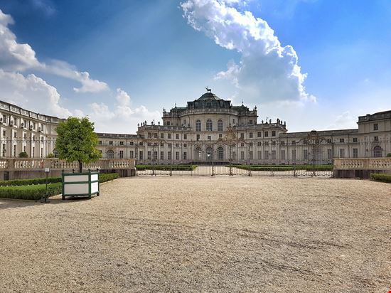 Stupinigi Palazzina di caccia stock.adobe.com 