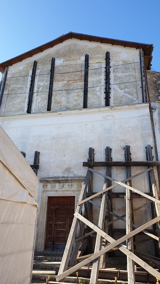 Prata d'Ansidonia Il borgo di Tussio "File:Tussio (Prata d'Ansidonia - AQ) 09.jpg" by Pietro is licensed under CC BY-SA 4.0 