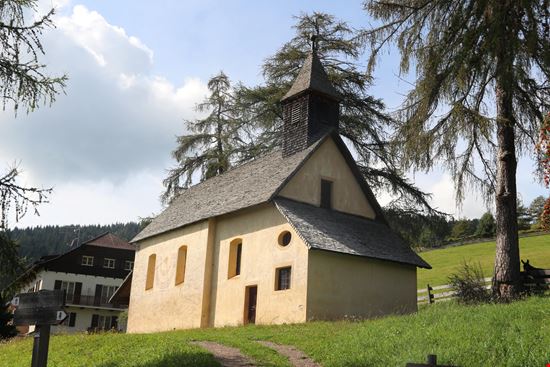 San Genesio Atesino A due passi da Bolzano "File:Magdalenenkapelle Kampidell, Jenesien 01.jpg" by Braveheart is licensed under CC BY-SA 4.0 