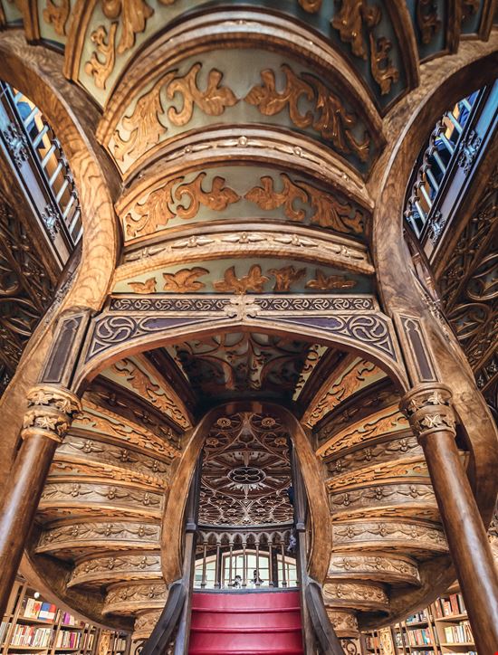 Porto Livraria Lello & Irmão stock.adobe.com - solo uso editoriale 