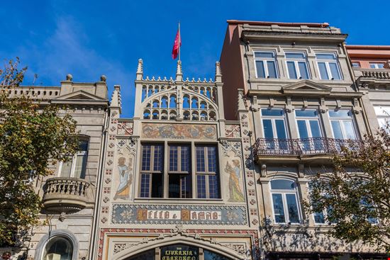 Porto Livraria Lello & Irmão stock.adobe.com 