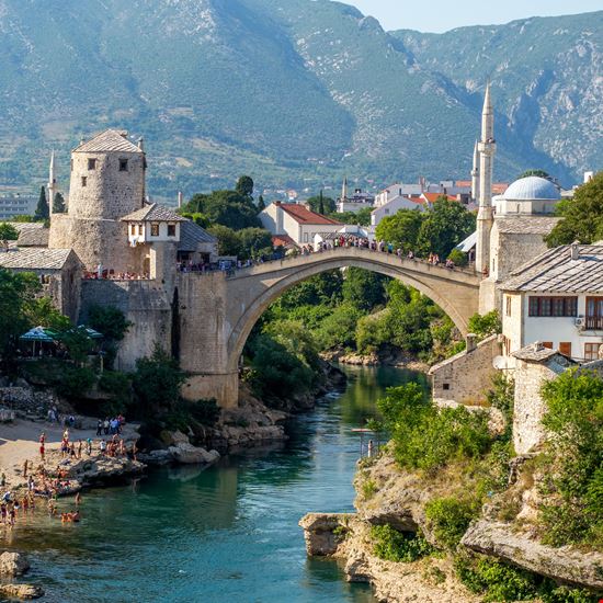Mostar Ponte Vecchio stock.adobe.com 