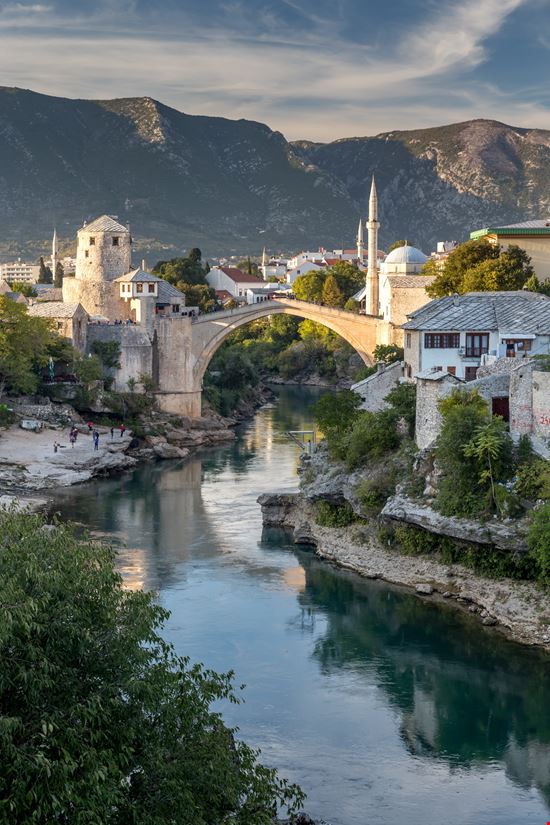 Mostar Ponte Vecchio stock.adobe.com 