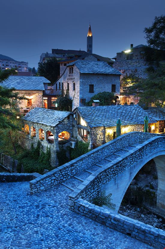 Mostar Ponte Vecchio stock.adobe.com 