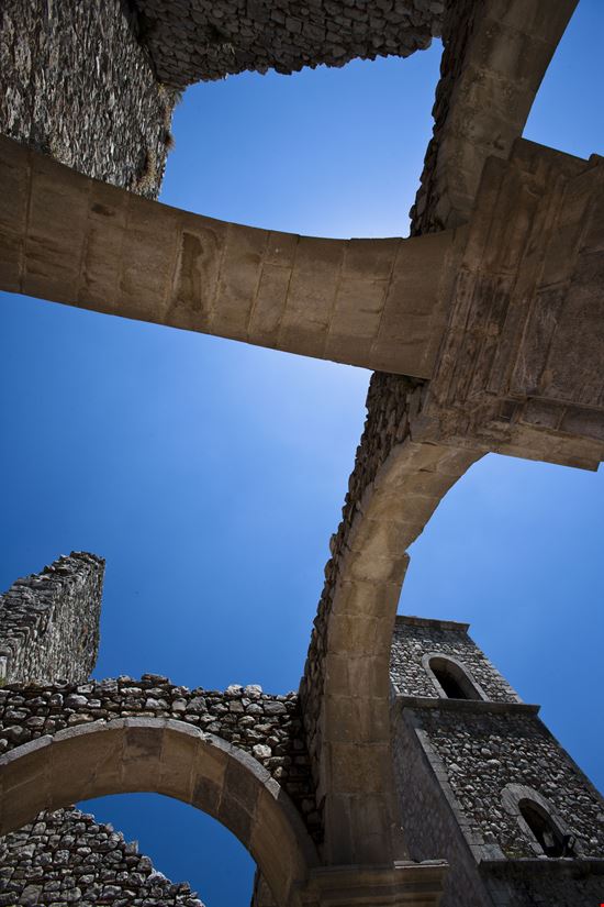 Sant'Angelo dei Lombardi Abbazia del Goleto stock.adobe.com 