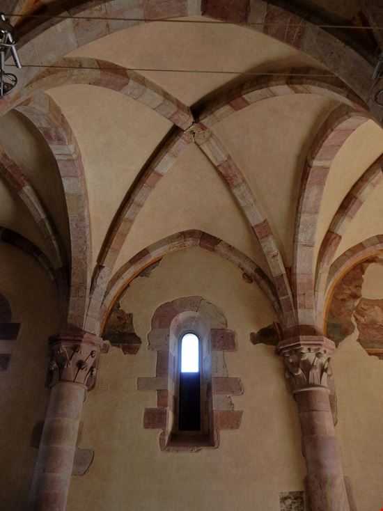 Sant'Angelo dei Lombardi Abbazia del Goleto stock.adobe.com 