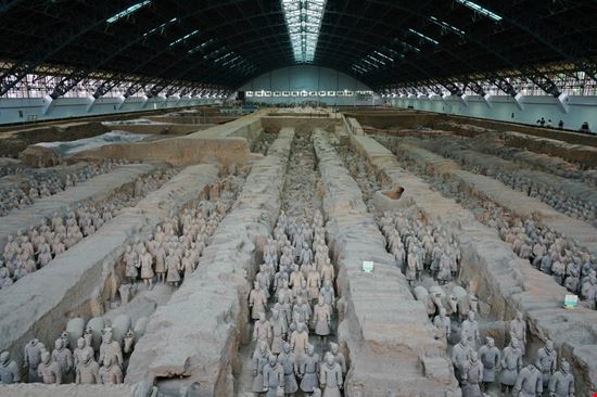 L'esercito di terracotta L'esercito di terracotta EQRoy / Shutterstock.com 