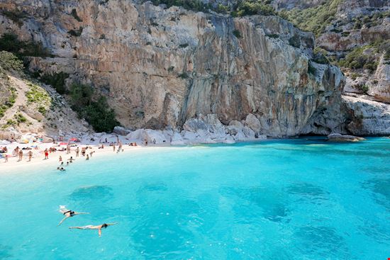 Cala Mariolu Cala Mariolu dragos dpvue / Shutterstock.com 