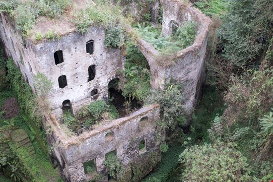 Vallone dei Mulini Sorrento Lois GoBe - Shutterstock.com 
