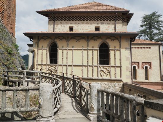 Rocchetta Mattei Il castello 'orientale' in Emilia Romagna Gaia Conventi / Shutterstock.com 