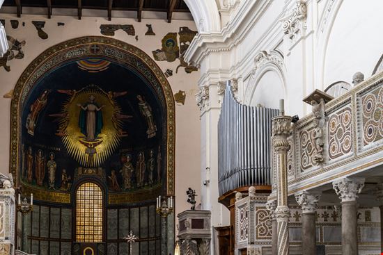 Salerno Il Duomo Francesco Bonino / Shutterstock.com 