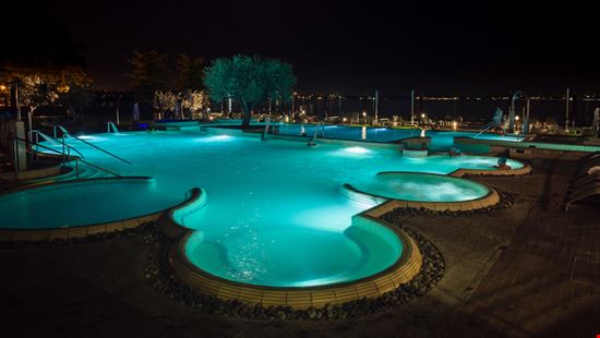 Terme Sirmione pointbreak / Shutterstock.com 