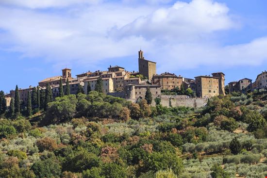Panicale Panicale Shutterstock.com 
