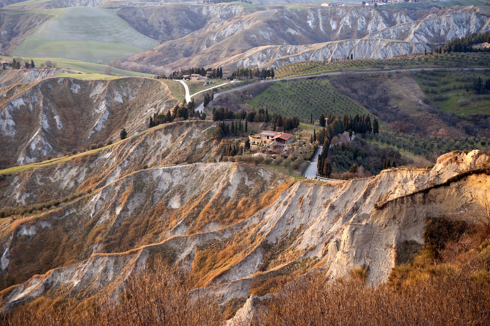 Val di Cecina: il cuore di rame della Toscana tra borghi medievali, miniere e soffioni boraciferi