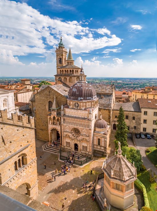Duomo di Bergamo Duomo di Bergamo elRoce - Shutterstock.com 