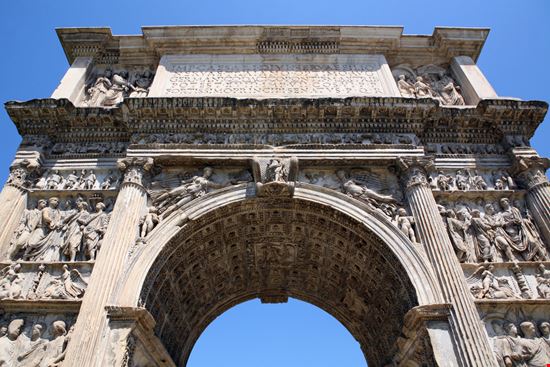 Arco di Traiano Arco di Traiano onairda - Shutterstock.com 