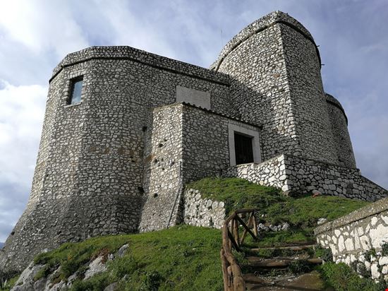 Castello Castello Lucamato / Shutterstock.com 