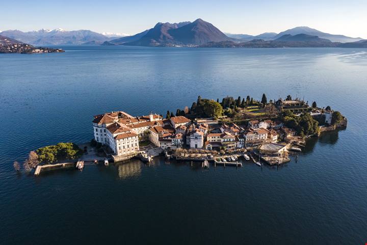 C'è un italiano nella top 3 dei laghi più belli d'Europa: è il lago da 1 milione di post su Instagram e 31000 video su Tik Tok