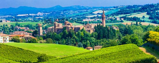 Foliage nelle Terre di Castelli Autunno nel modenese leoks - Shutterstock.com 