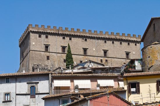 Castello Orsini Castello Orsini milla1974 - Istockphoto.com 
