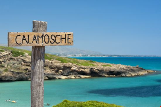 La spiaggia di Calamosche La spiaggia da sogno in Sicilia stock.adobe.com 