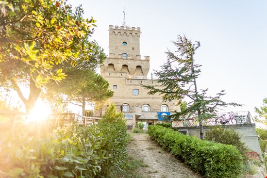 Torre Cerrano Torre Cerrano DinoPh - Shutterstock.com 
