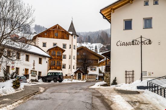 Badia Badia GoneWithTheWind - Shutterstock.com 