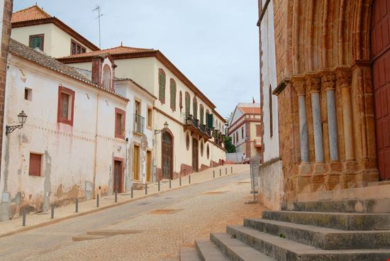 Silves Silves Dmitry Chulov / Shutterstock.com Dmitry Chulov / Shutterstock.com