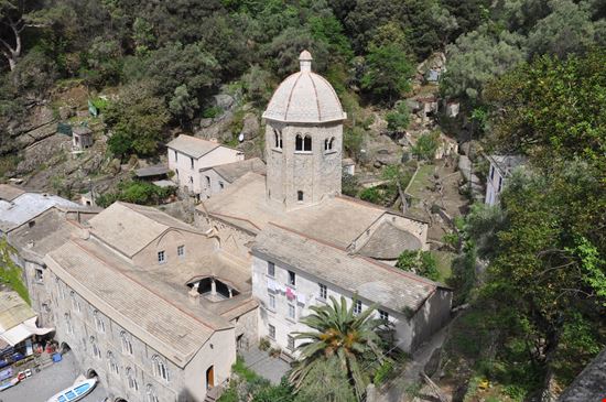 San Fruttuoso di Capodimonte L'abbazia sul mare della Liguria stock.adobe.com 