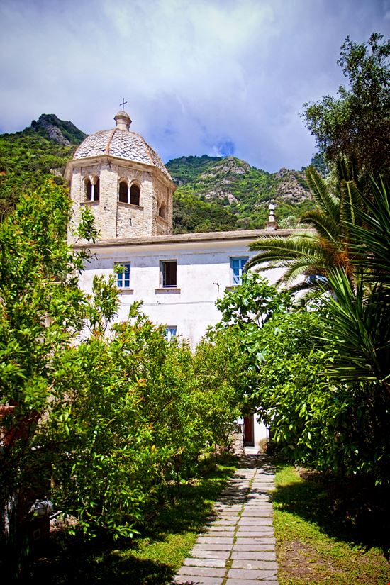 San Fruttuoso di Capodimonte L'abbazia sul mare della Liguria stock.adobe.com 