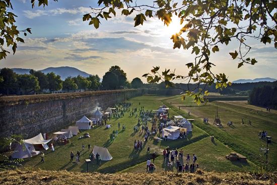 Lucca Antiche mura stock.adobe.com 