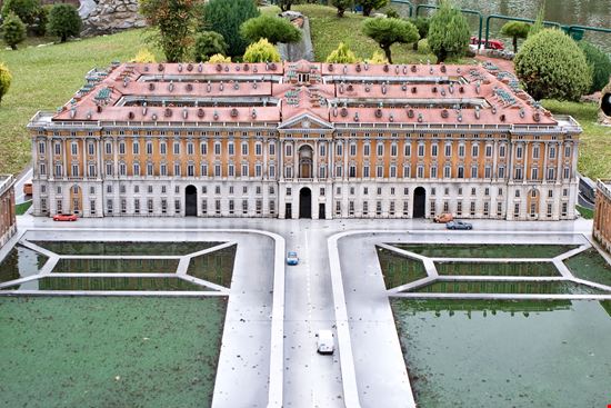 Caserta Reggia di Caserta stock.adobe.com 