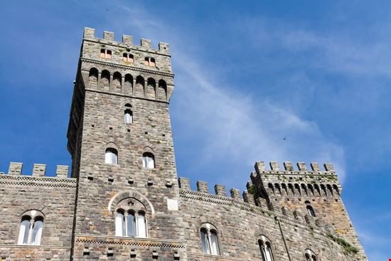 Torre Alfina Castello stock.adobe.com 