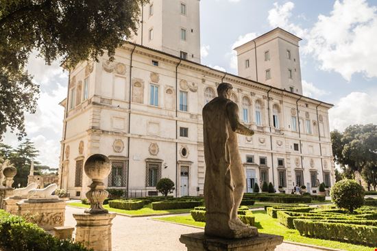 Roma Galleria Borghese  stock.adobe.com 