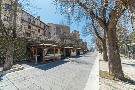 Celano Celano ValerioMei / Shutterstock.com 