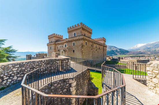 Celano Celano ValerioMei / Shutterstock.com 