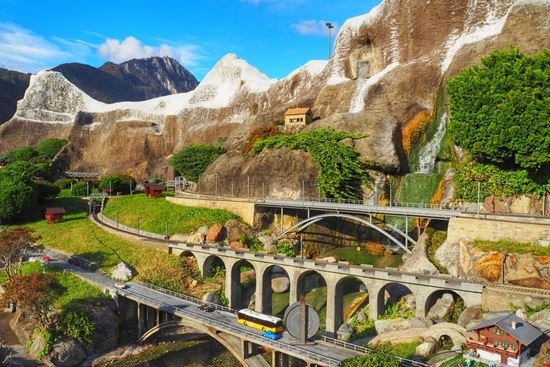 Swissminiatur Swissminiatur Tatiana Zinchenko - Shutterstock.com 