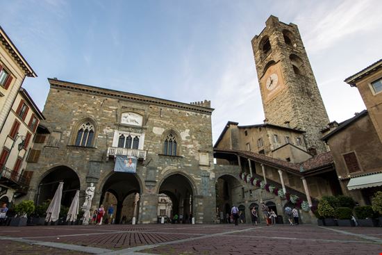 Piazza Vecchia Piazza Vecchia Joaquin Ossorio-Castillo - Istockphoto.com 