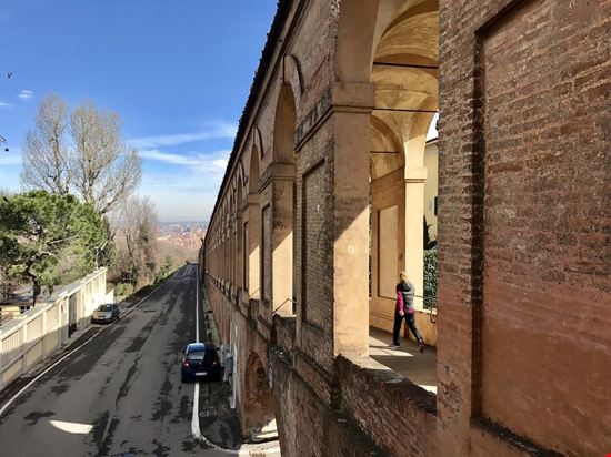 Il porticato di San Luca Il porticato di San Luca photocritical / Shutterstock.com 