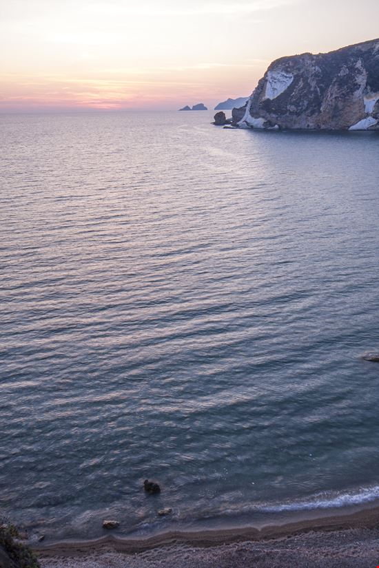Isola di Ponza Spiaggia di Chiaia di Luna stock.adobe.com 