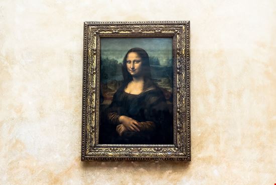Louvre Museum Paris stock.adobe.com - solo uso editoriale 
