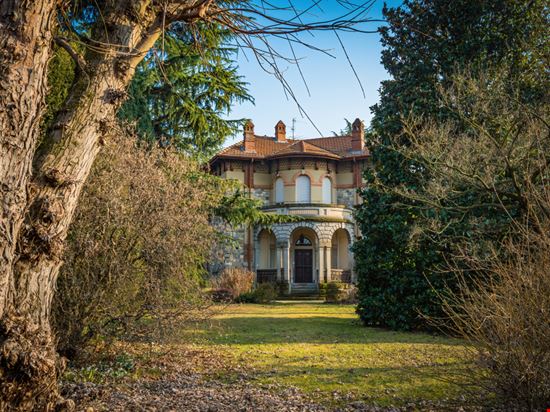 Crespi d'Adda Il villaggio industriale arkanto - Shutterstock.com 