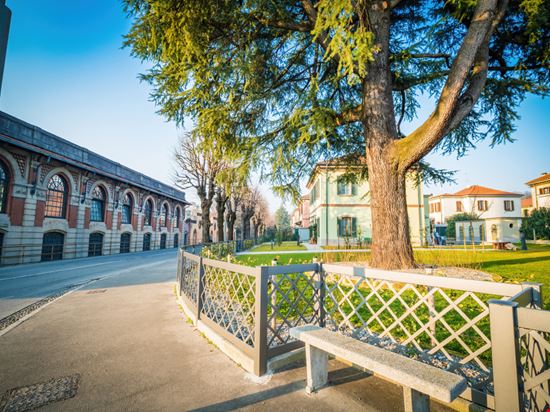 Crespi d'Adda Il villaggio industriale arkanto - Shutterstock.com 