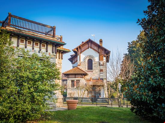 Crespi d'Adda Il villaggio industriale arkanto - Shutterstock.com 