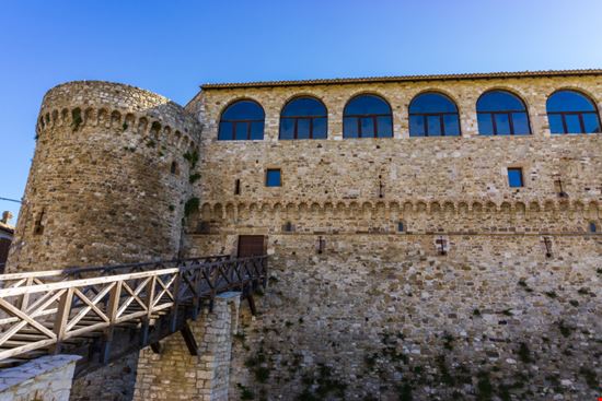 Civitacampomarano Il Castello di Civitacampomarano SerFeo - Shutterstock.com 