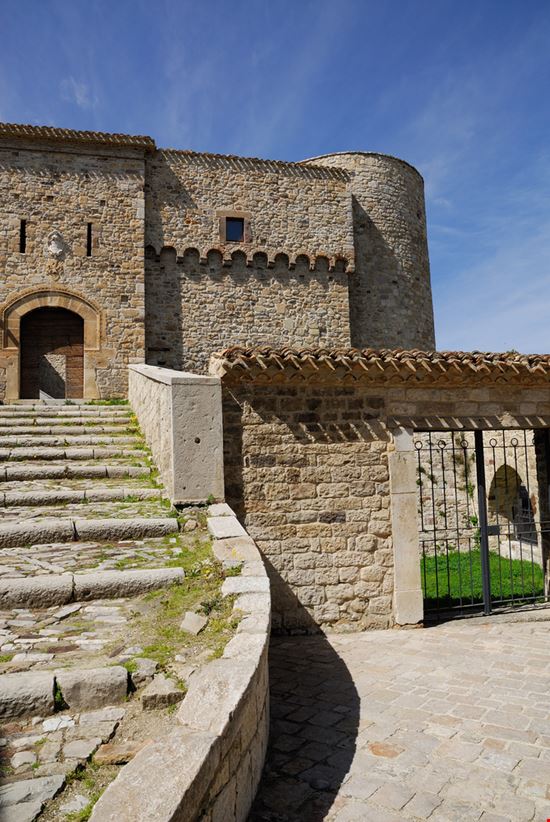 Civitacampomarano Il Castello di Civitacampomarano Cenz07 / Shutterstock.com 
